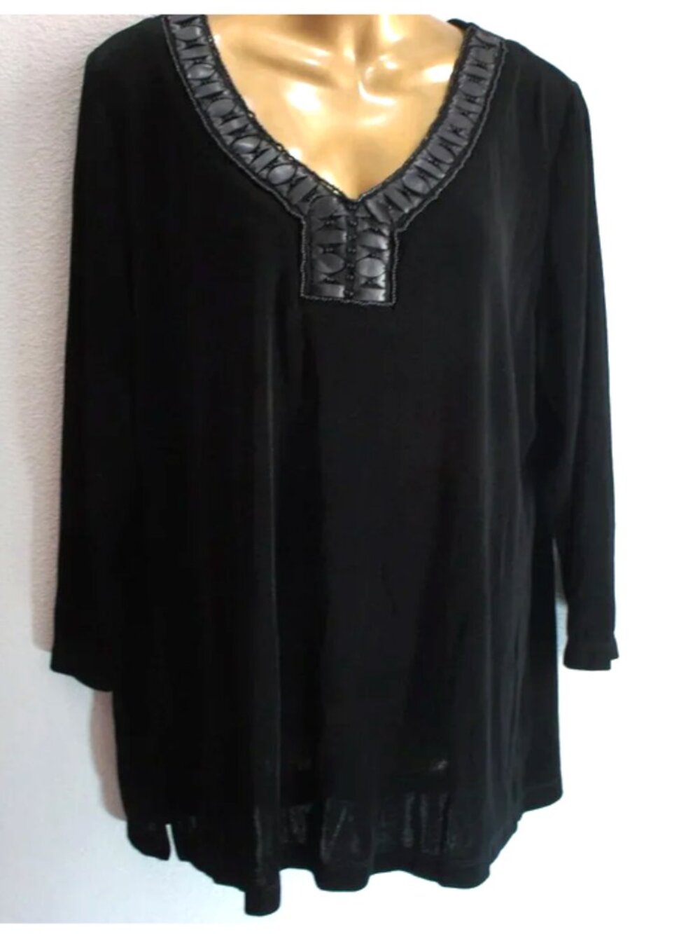 Chico's Travelers Black Embellished Tunic Top size 3 NWT